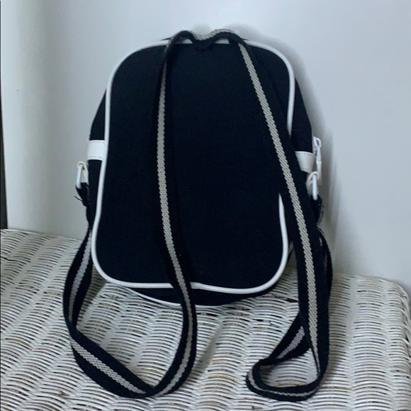 Mossimo mini back pack - Picture 2 of 3